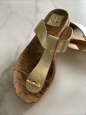 Tory Burch Metallic Gold Leather Cork Thong Sandals Size 8